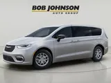 2026 Chrysler Pacifica photo 4