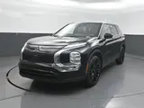 2026 Mitsubishi Outlander photo 1