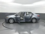 2022 Toyota Corolla photo 32