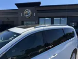 2021 Chrysler Pacifica photo 3