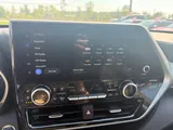 2023 Toyota Highlander photo 27