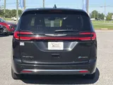 2023 Chrysler Pacifica photo 7