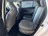 2023 Toyota Highlander photo 19