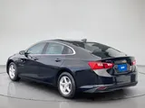 2018 Chevrolet Malibu photo 3