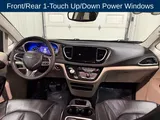 2022 Chrysler Pacifica photo 22