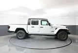 2026 Jeep Gladiator photo 2