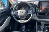 2022 Toyota Highlander photo 5