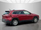 2016 Jeep Cherokee photo 3