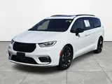 2025 Chrysler Pacifica photo 8