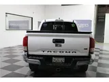 2016 Toyota Tacoma photo 5