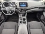 2025 Nissan Sentra photo 5
