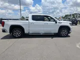 2023 GMC Sierra 1500 photo 3