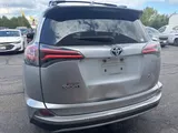 2017 Toyota RAV4 photo 10