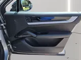 2025 Porsche Cayenne photo 35