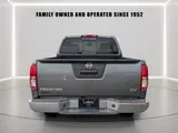 2017 Nissan Frontier photo 6