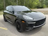 2017 Porsche Cayenne photo 3