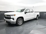 2024 Chevrolet Silverado 1500 photo 3