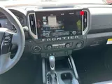 2027 Nissan Frontier photo 17