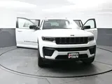 2026 Jeep Grand Cherokee photo 45