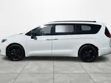2025 Chrysler Pacifica photo 7