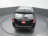 2020 Ford Explorer photo 28