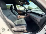 2024 Toyota Venza photo 12