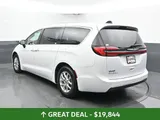2023 Chrysler Pacifica photo 12