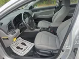 2018 Hyundai Elantra photo 4
