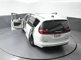 2023 Chrysler Pacifica photo 59