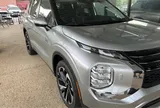 2023 Mitsubishi Outlander PHEV photo 3