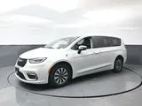2023 Chrysler Pacifica photo 10