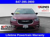 2023 Chrysler Pacifica photo 2