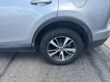 2017 Toyota RAV4 photo 9