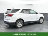 2024 Chevrolet Equinox photo 2