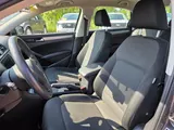 2015 Volkswagen Passat photo 17