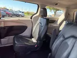 2022 Chrysler Pacifica photo 25