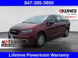 2023 Chrysler Pacifica photo 3