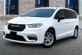 2025 Chrysler Pacifica photo 2