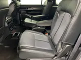 2024 Jeep Wagoneer photo 11