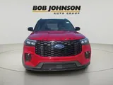 2025 Ford Explorer photo 3