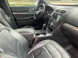2017 Ford Explorer photo 2