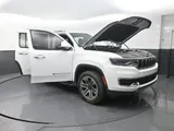2022 Jeep Wagoneer photo 30