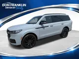 2027 Lincoln Navigator photo 1