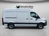 2026 Mercedes-Benz SPNT25 photo 4