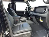 2025 Jeep Wrangler photo 15