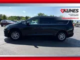 2023 Chrysler Pacifica photo 9