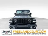 2026 Jeep Gladiator photo 8