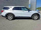 2025 Ford Explorer photo 2