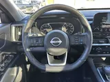2025 Nissan Pathfinder photo 12