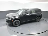 2027 Jeep Grand Cherokee photo 32